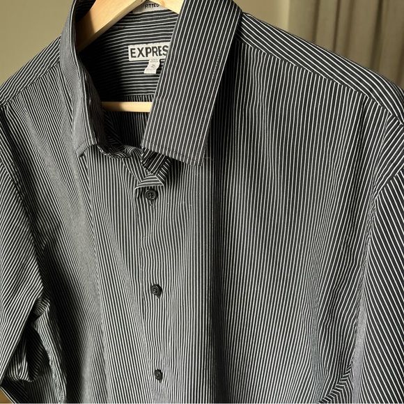 Express Men’s Black/white Fitted Longsleeve Striped Button Up Size XL 17-17.5 - Picture 5 of 14